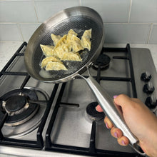 Load image into Gallery viewer, Cyraeon Stainless Steel Frying Pan with Non-Stick Honeycomb Coating, Glass Lid and Rack, 26CM.
