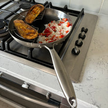 Load image into Gallery viewer, Cyraeon Stainless Steel Frying Pan with Non-Stick Honeycomb Coating, Glass Lid and Rack, 26CM.
